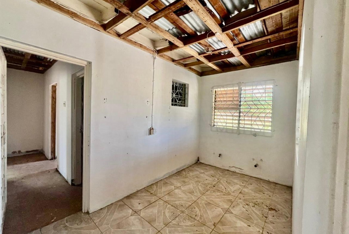 Tenth image of Longwood, Santa Cruz in Santa Cruz, St. Elizabeth, Jamaica - property is For Sale