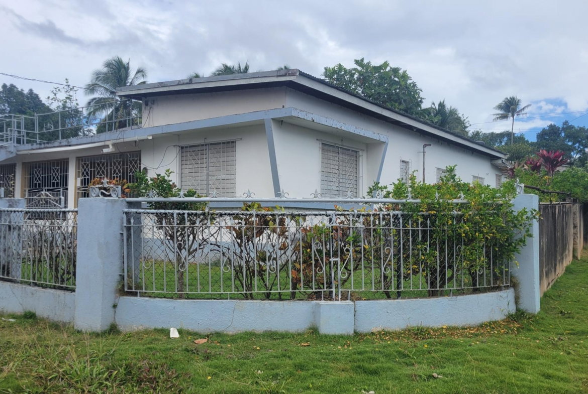 Second image of 9 Rosemount Avenue in Linstead, St. Catherine, Jamaica - property is For Sale
