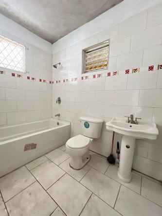 Seventh image of Sargasso in Kingston 17, St. Andrew, Jamaica - property is For Sale