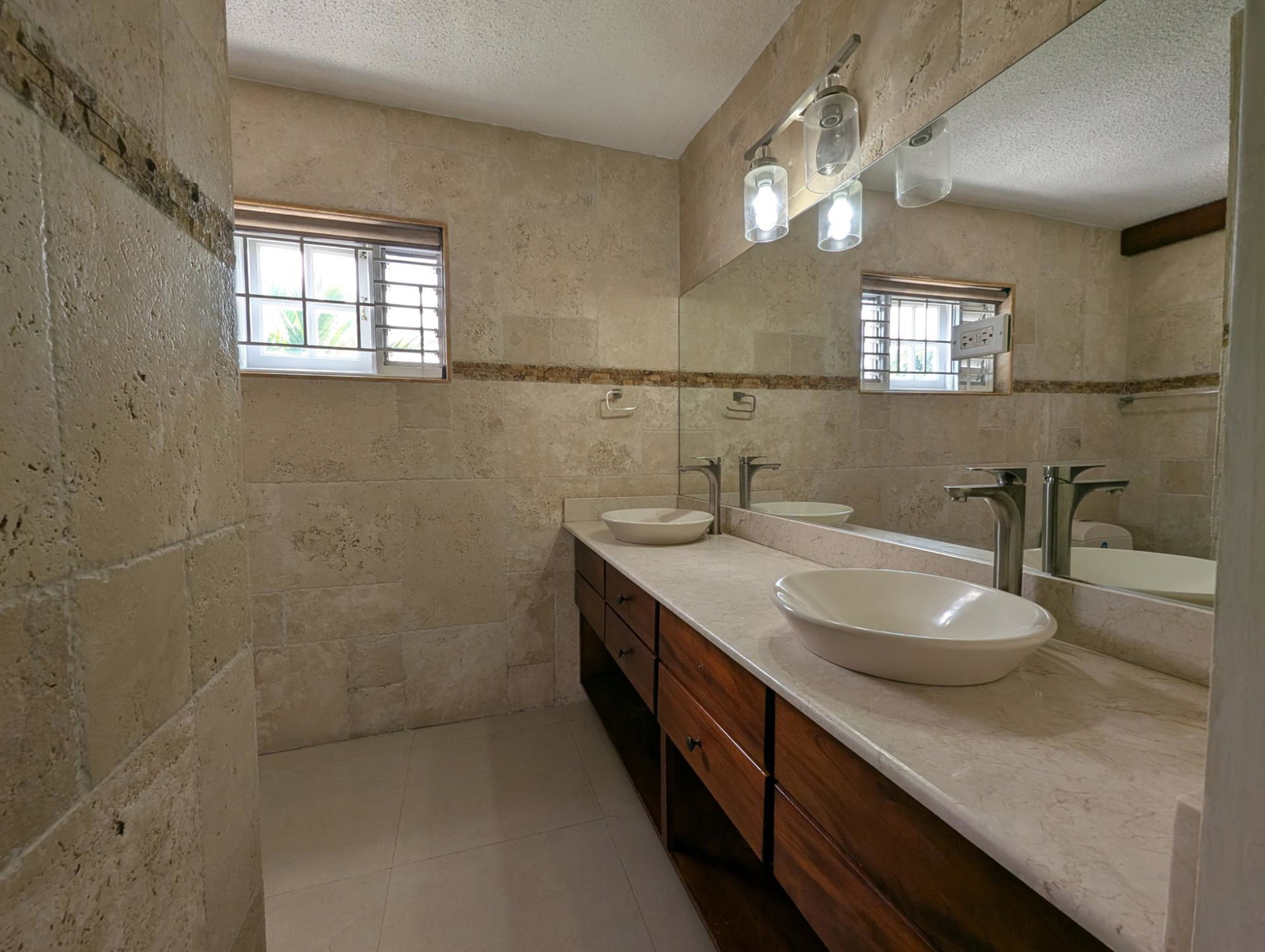 Beautiful-Townhouse-for-Rent-in-Kingston-8-Heathwood-Manor Fourth image of 14-8 Mignotte Place in Kingston 8, St. Andrew, Jamaica - property is For Rent