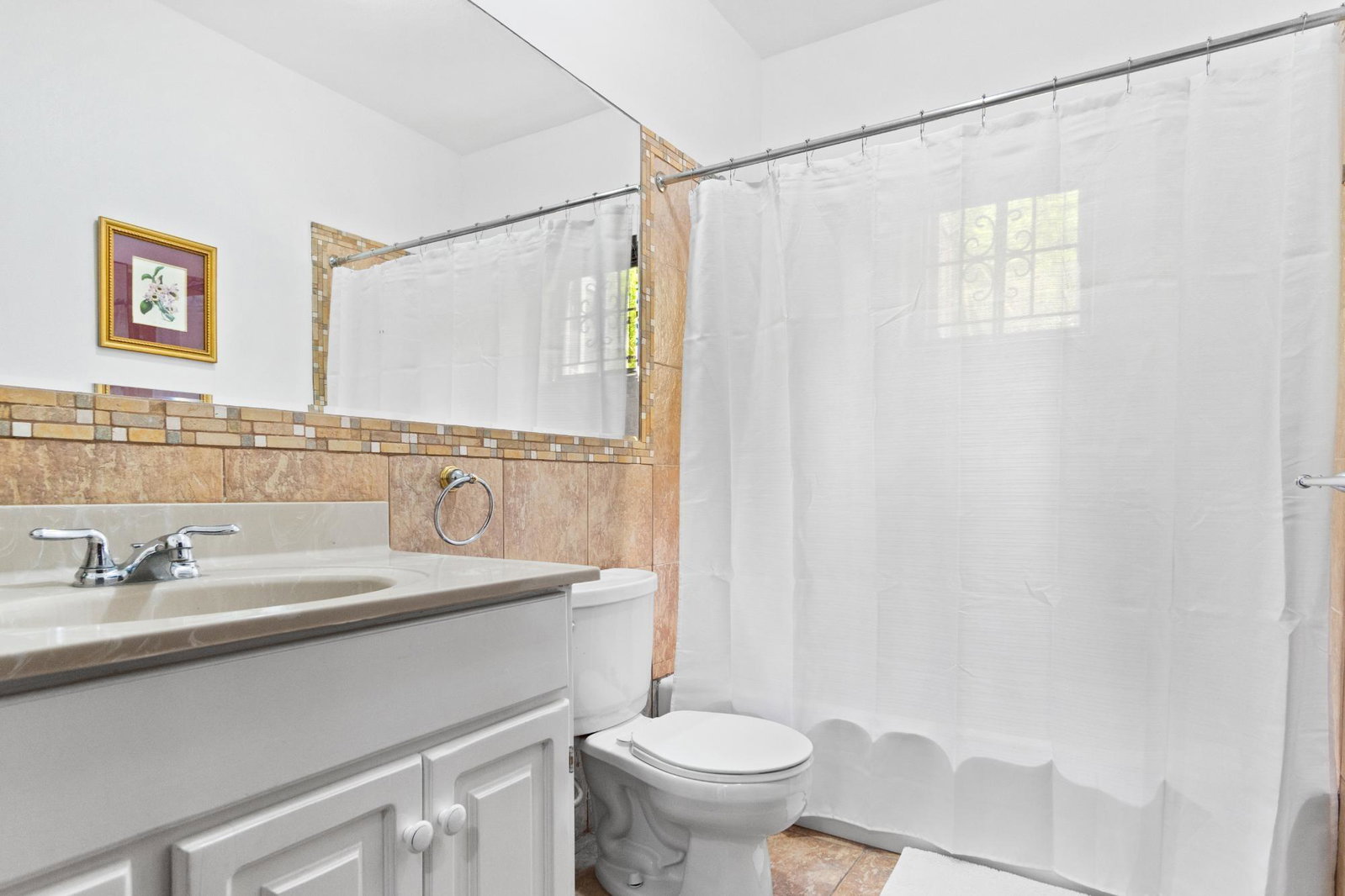 Ninth image of B1-18 Jacks Hill Road in Kingston 6, St. Andrew, Jamaica - property is For Rent