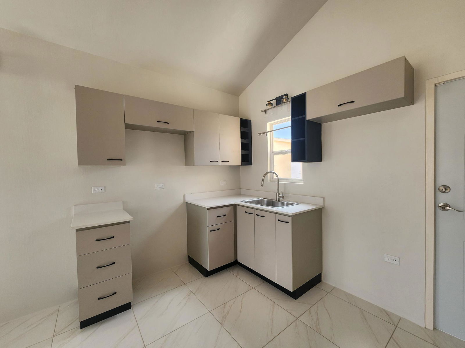 Eleventh image of 517 Phoenix Park 2, Phase 3 in Phoenix Park, St. Catherine, Jamaica - property is For Rent