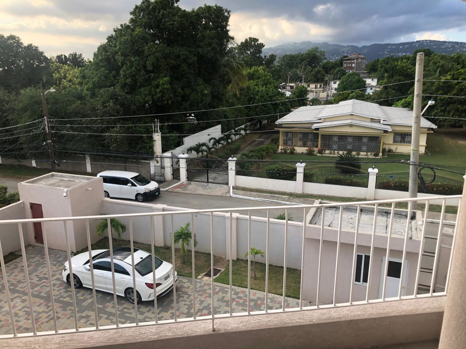 Seventeenth image of Apt 5-15 Halifax Ave Kgn 6 in Kingston 6, St. Andrew, Jamaica - property is For Rent