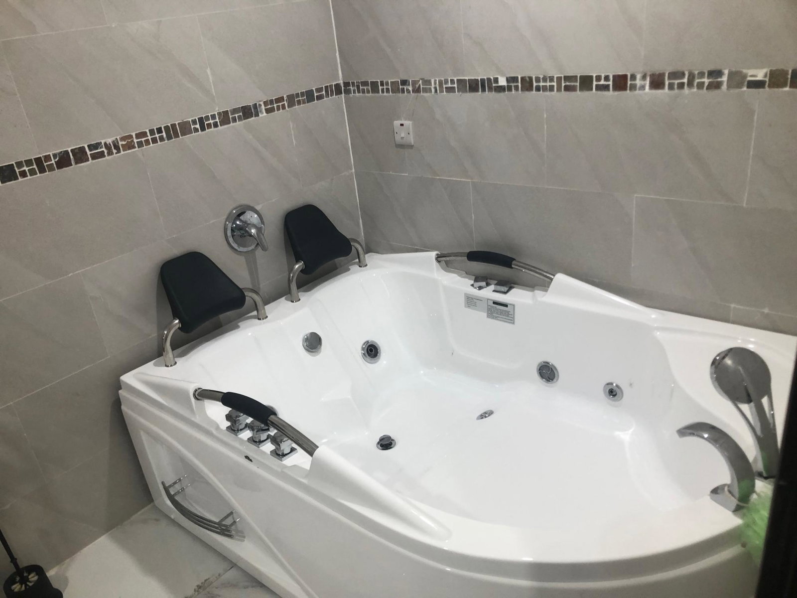 Twelfth image of Apt 5-15 Halifax Avenue Kgn 6 in Kingston 6, St. Andrew, Jamaica - property is For Sale