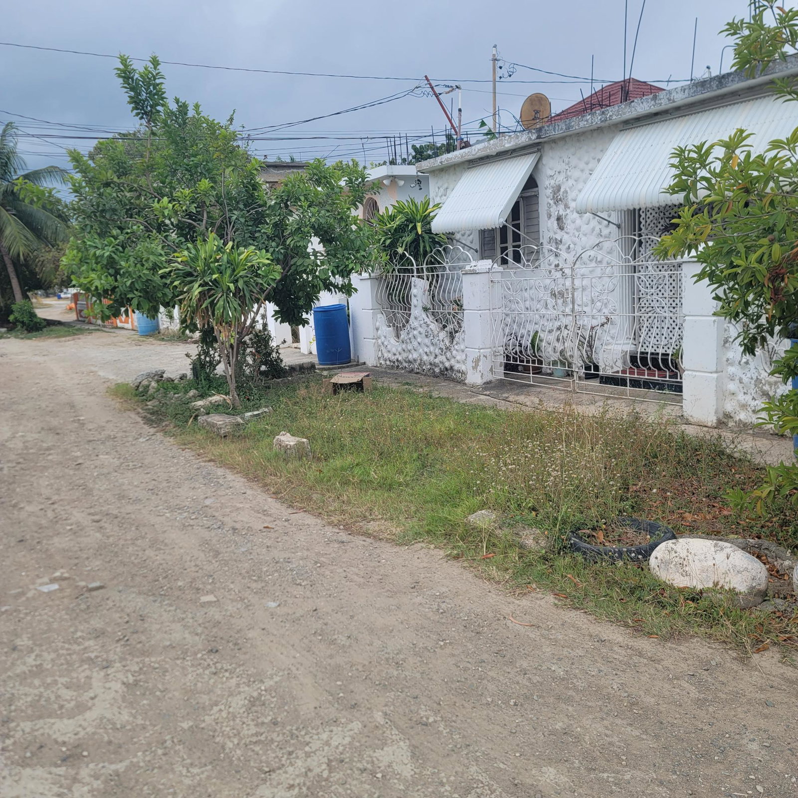 Sixth image of 337 East Kensington , South e in Greater Portmore, St. Catherine, Jamaica - property is For Sale
