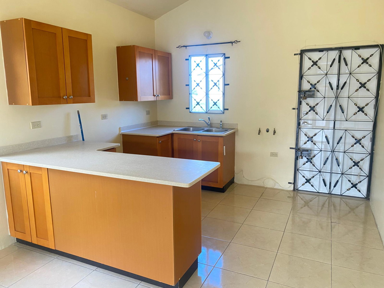 Third image of 904 56 Lagoon Avenue, Phoenix in Phoenix Park, St. Catherine, Jamaica - property is For Rent