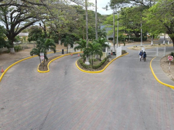 First image of 52-52 Guildford Close, Portmore in Greater Portmore, St. Catherine, Jamaica - property is For Sale