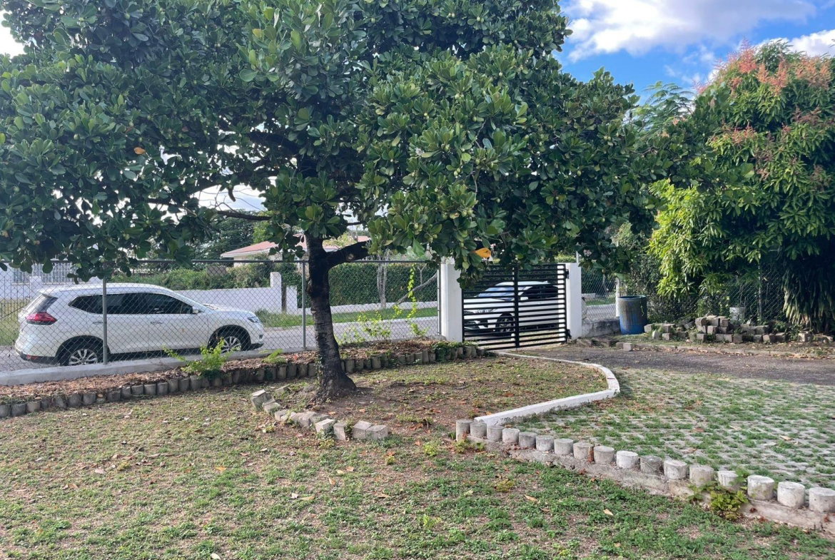 Third image of 4 Avesbury Ave Beverly Hill in Kingston 6, St. Andrew, Jamaica - property is For Sale