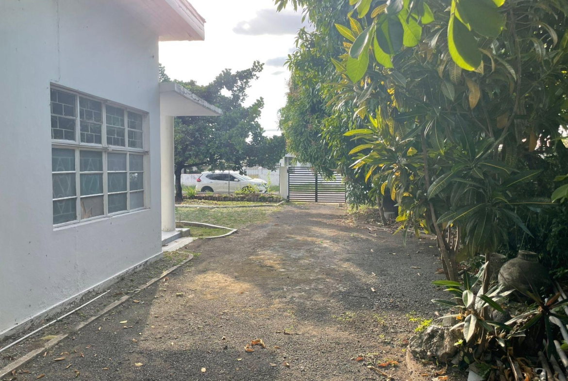 Twenty-Fourth image of 4 Avesbury Ave Beverly Hill in Kingston 6, St. Andrew, Jamaica - property is For Sale