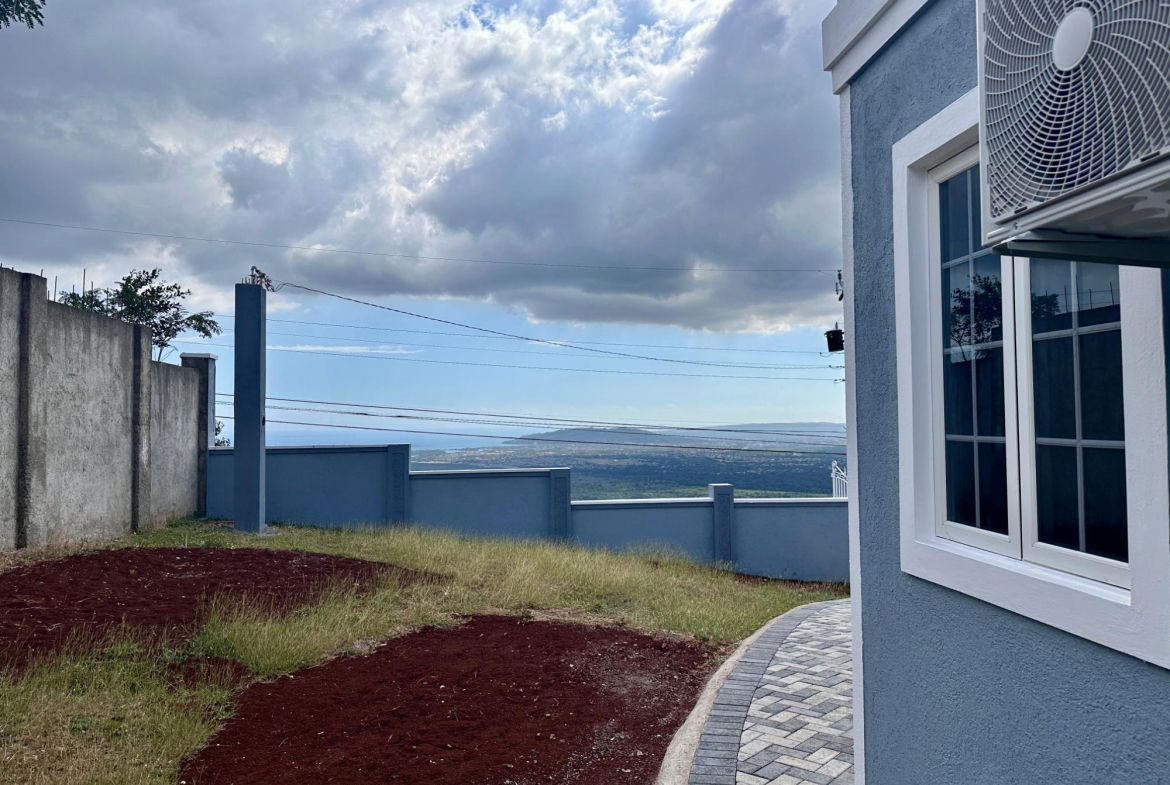 Second image of Plantation Heights in Red Hills, St. Andrew, Jamaica - property is For Rent