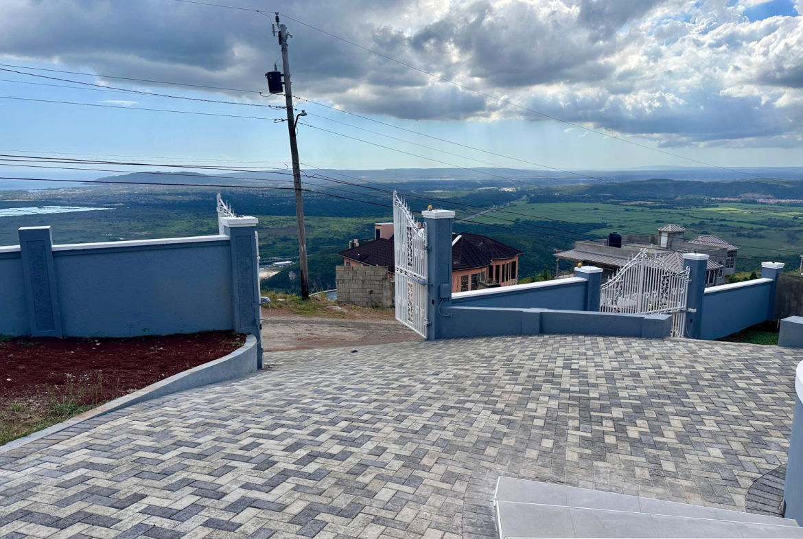 First image of Plantation Heights in Red Hills, St. Andrew, Jamaica - property is For Rent