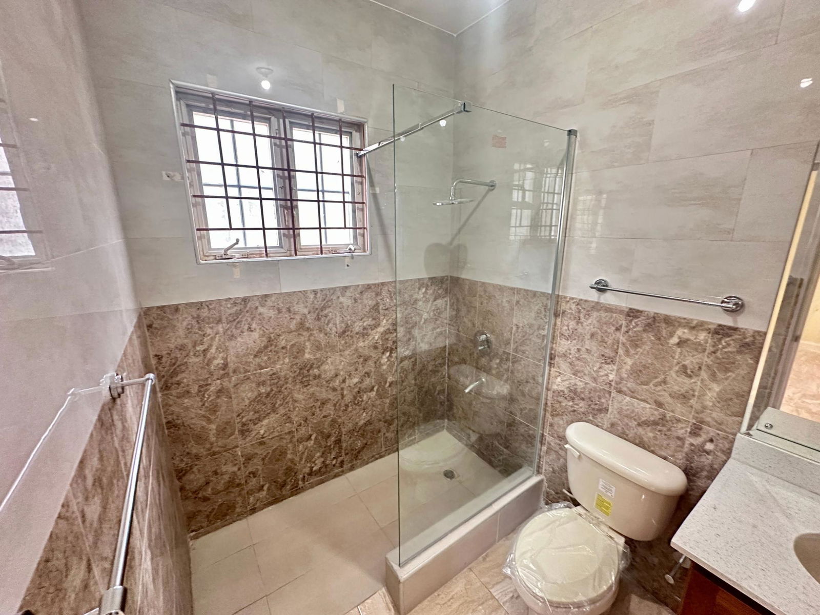 Charming-3-Bedroom-Ground-Floor-Unit-for-Rent-in-Plantation-Heights-St.-Andrew Sixteenth image of Plantation Heights in Red Hills, St. Andrew, Jamaica - property is For Rent