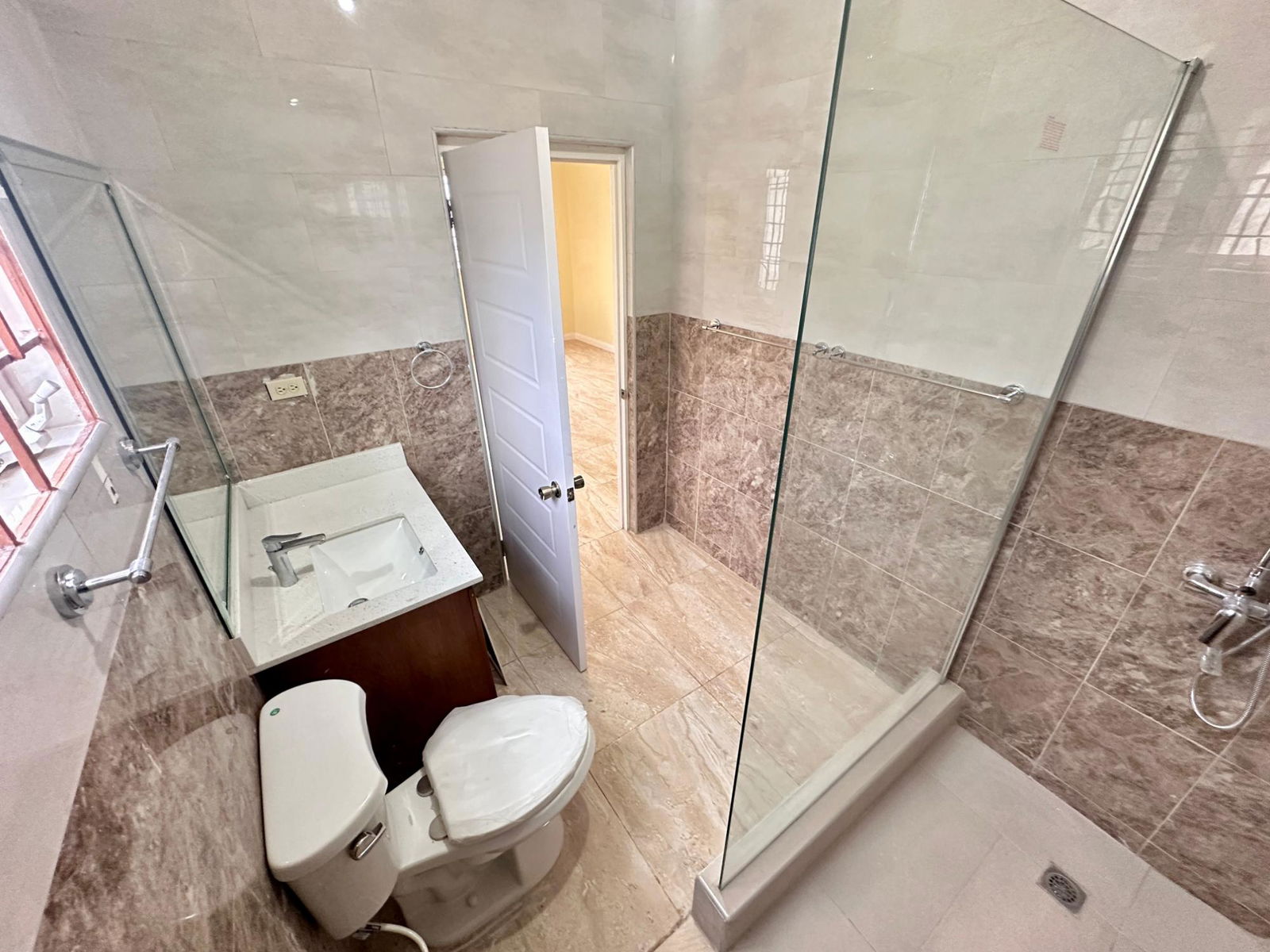 Charming-3-Bedroom-Ground-Floor-Unit-for-Rent-in-Plantation-Heights-St.-Andrew Twenty-Seventh image of Plantation Heights in Red Hills, St. Andrew, Jamaica - property is For Rent