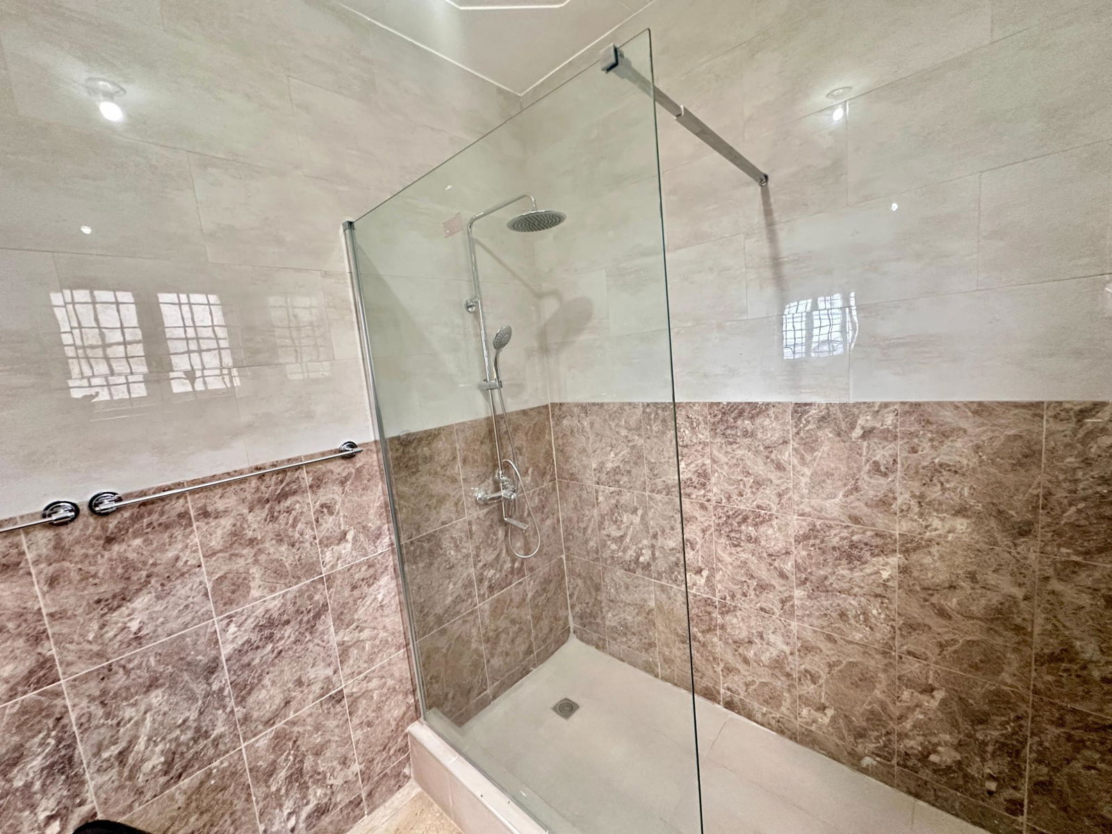 Charming-3-Bedroom-Ground-Floor-Unit-for-Rent-in-Plantation-Heights-St.-Andrew Twenty-Eighth image of Plantation Heights in Red Hills, St. Andrew, Jamaica - property is For Rent