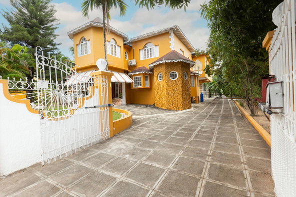 Second image of Lower-2 Upper Russell Heights in Kingston 8, St. Andrew, Jamaica - property is For Rent