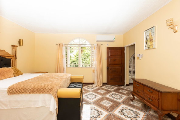 Sixth image of Upper-2 Upper Russell Heights in Kingston 8, St. Andrew, Jamaica - property is For Rent
