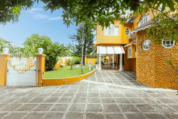 First image of Lower-2 Upper Russell Heights in Kingston 8, St. Andrew, Jamaica - property is For Rent
