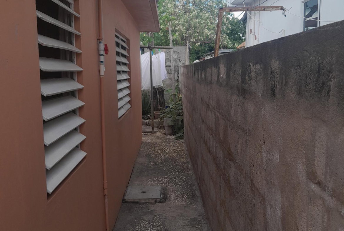 Tenth image of 10 Spring Crescent in Bridgeport, St. Catherine, Jamaica - property is For Sale