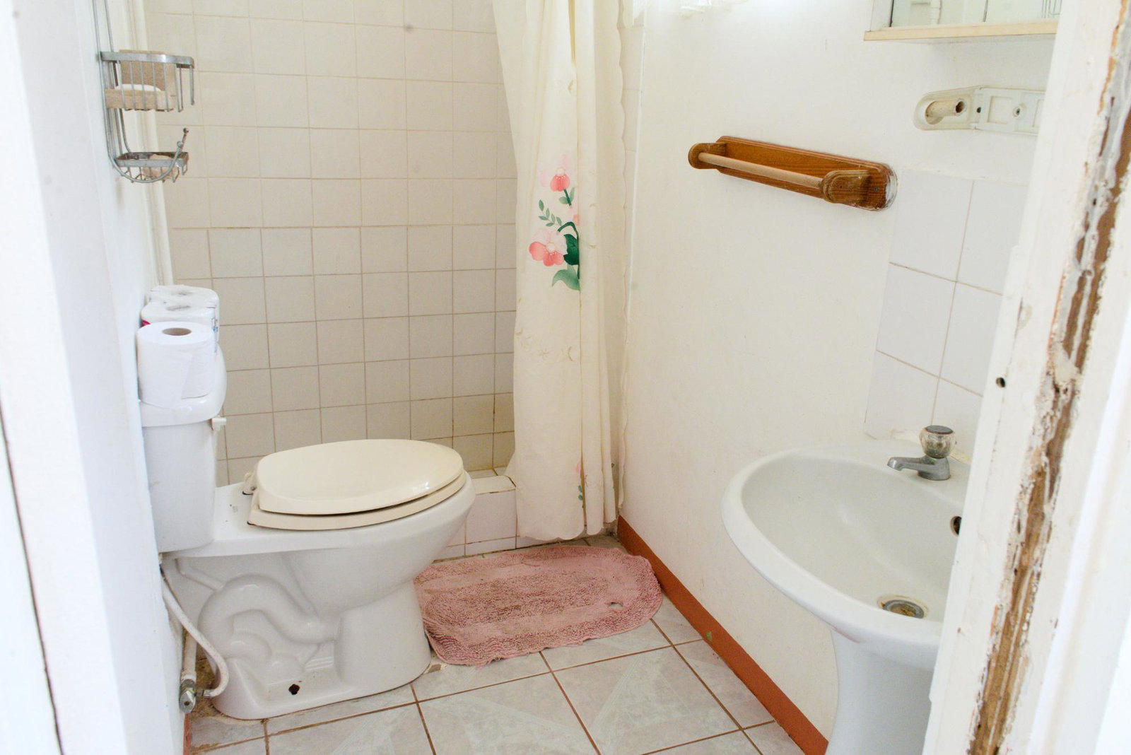 Charming-3-Bedroom-Home-for-Sale-in-Lacovia-Housing-Scheme-St.-Elizabeth Seventh image of 17 Lacovia H/scheme in Lacovia, St. Elizabeth, Jamaica - property is For Sale