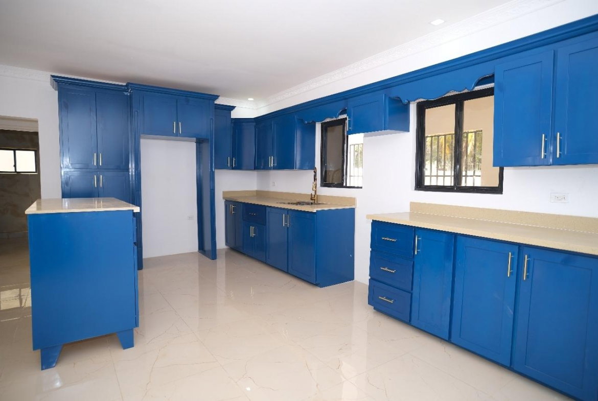 Sixth image of 8 Boxwood in Santa Cruz, St. Elizabeth, Jamaica - property is For Sale
