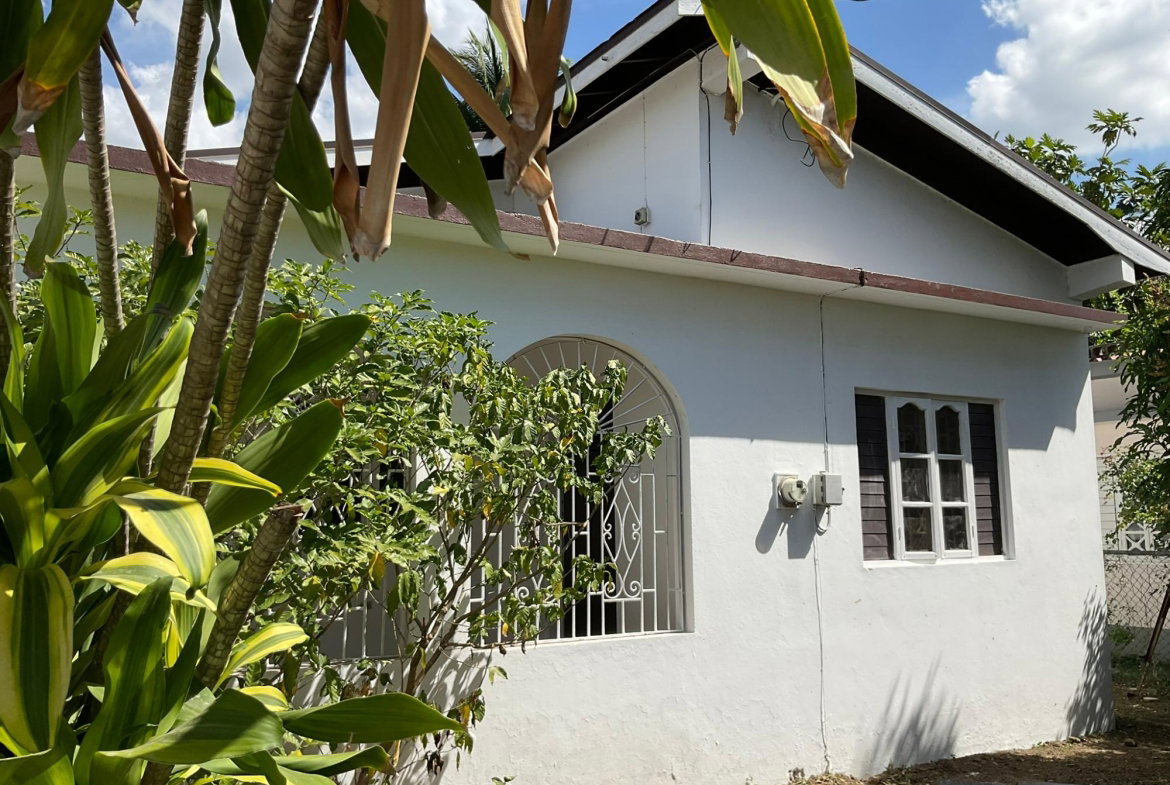 Fifth image of 6 Toronto Drive in Spanish Town, St. Catherine, Jamaica - property is For Sale