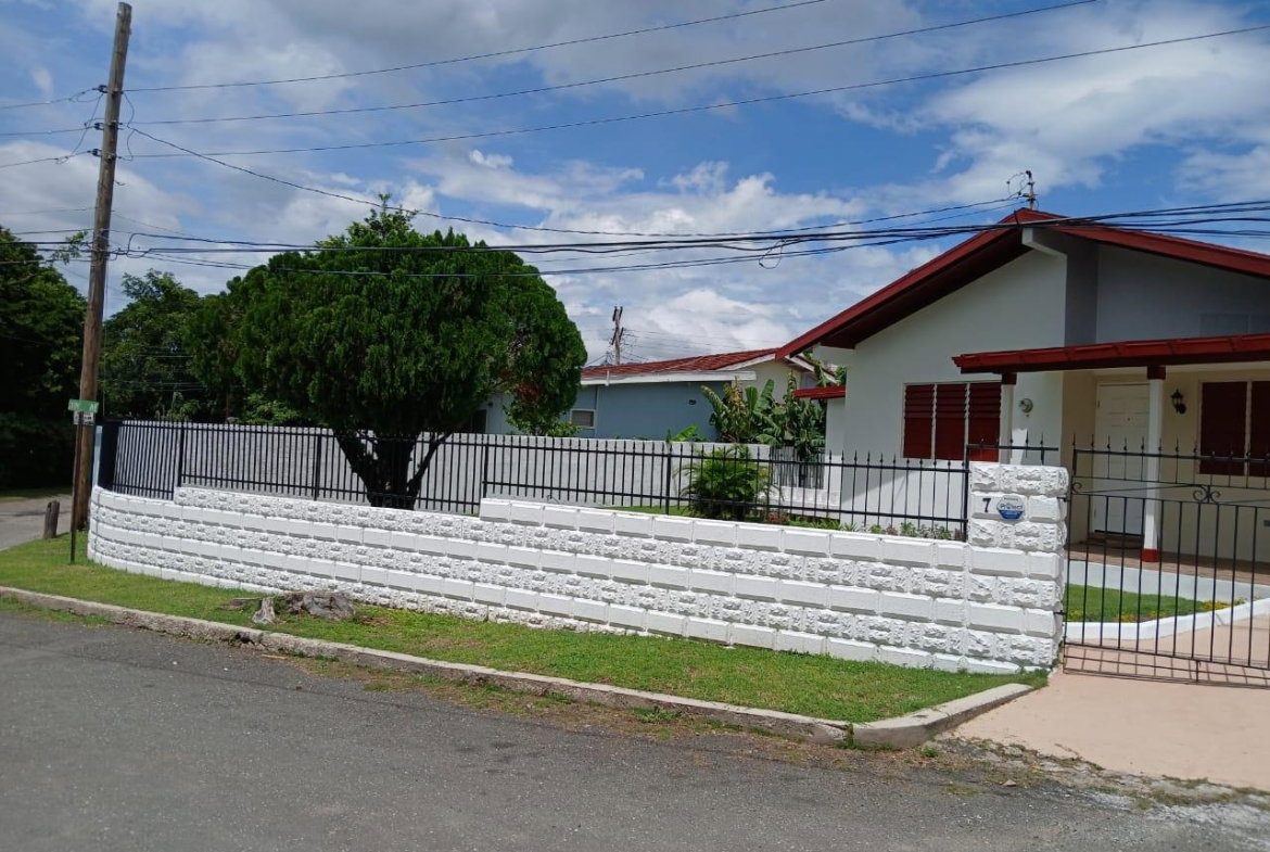 Fourth image of 7 Lavant Avenue, Kingston in Camperdown, St. Andrew, Jamaica - property is For Sale