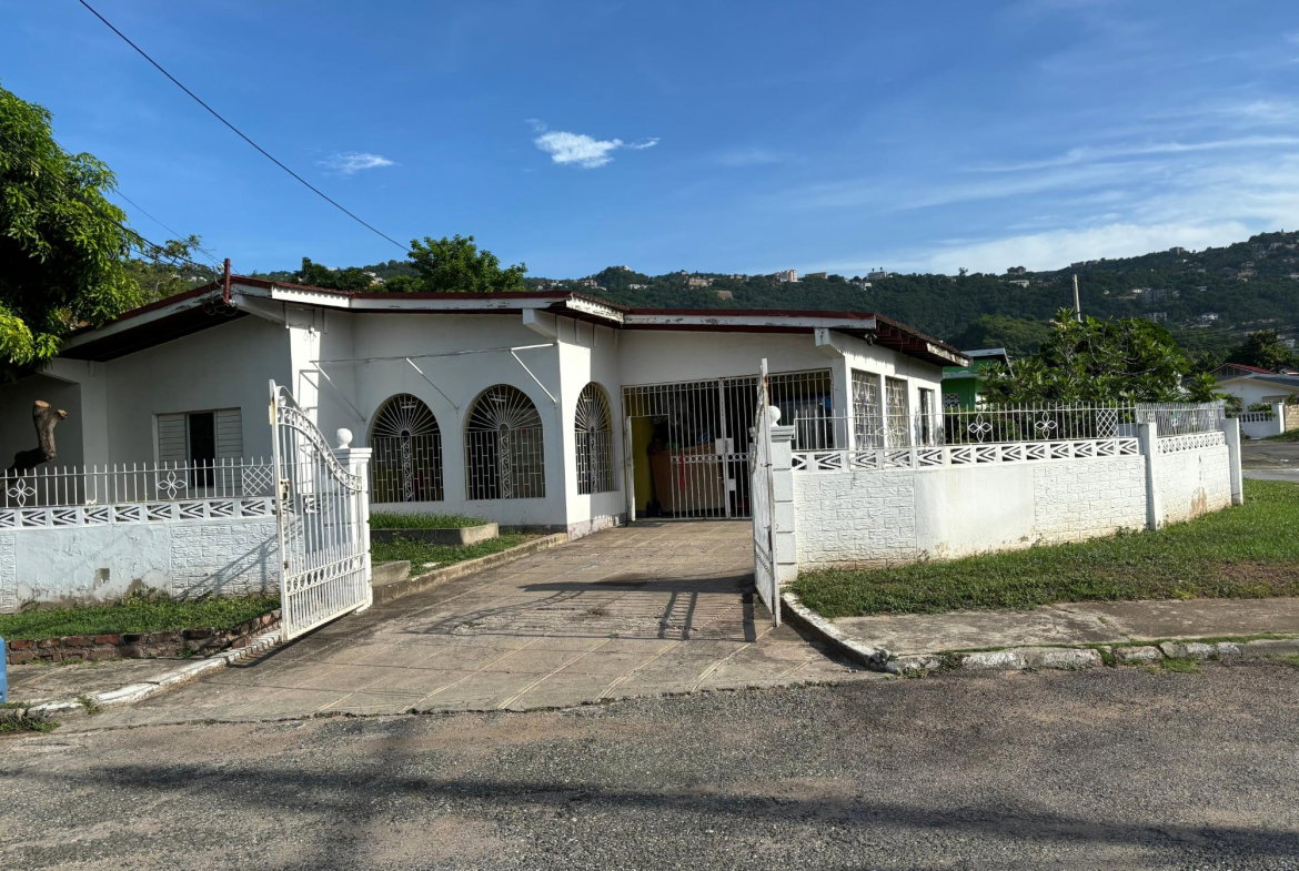 Ninth image of 18 Candlelight Crescent in Kingston 8, St. Andrew, Jamaica - property is For Sale