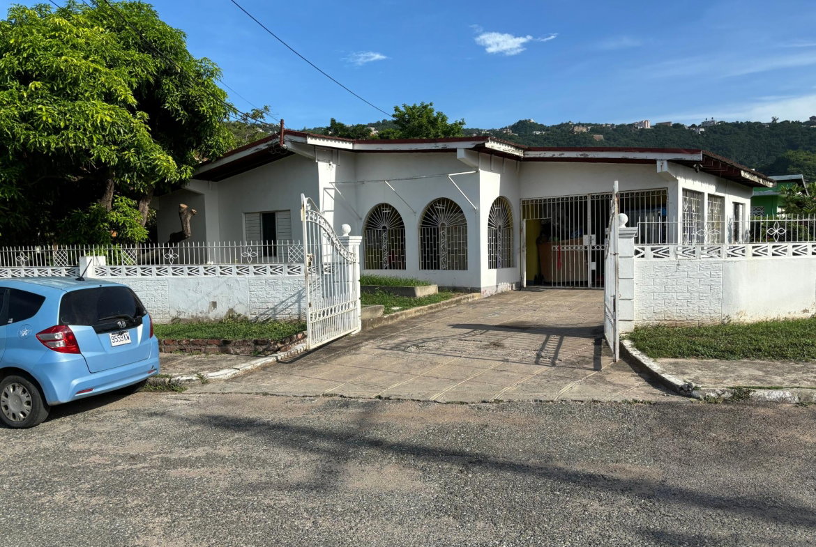 Tenth image of 18 Candlelight Crescent in Kingston 8, St. Andrew, Jamaica - property is For Sale
