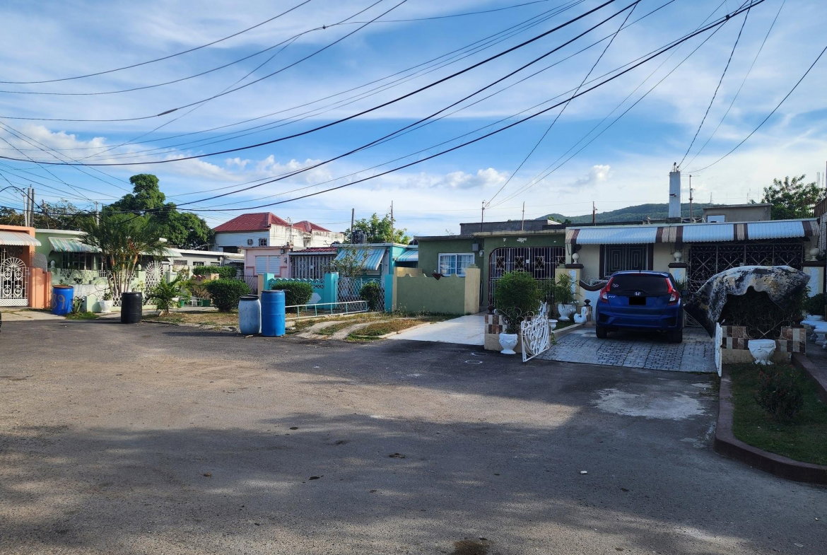 First image of 486 Laurel Court in SouthBoro, St. Catherine, Jamaica - property is For Sale