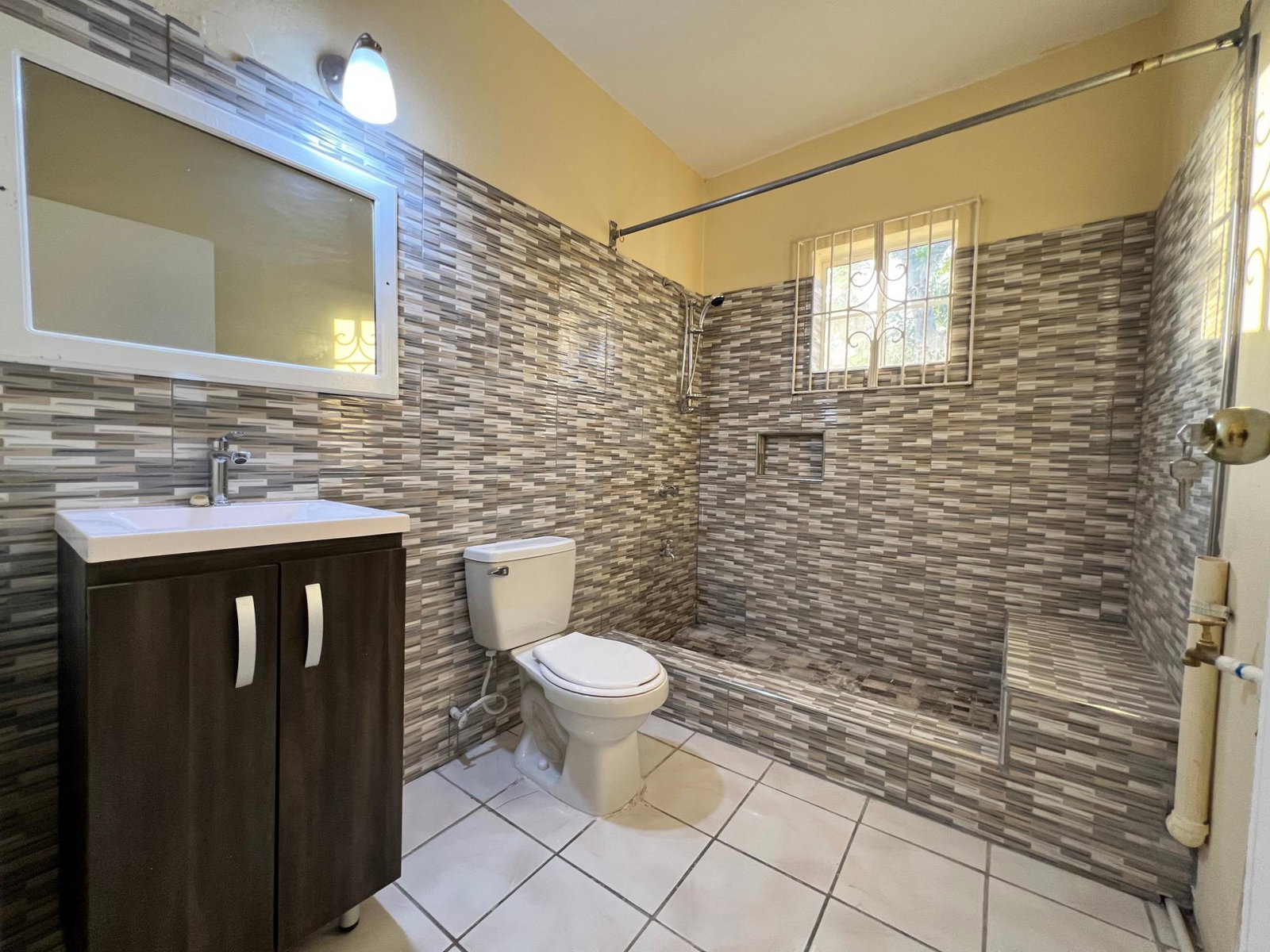 Charming-4-Bedroom-Home-for-Rent-in-Mineral-Heights-Jamaica Eleventh image of Lot 317- Sulphur Close, Mineral he in Mineral Heights, Clarendon, Jamaica - property is For Rent