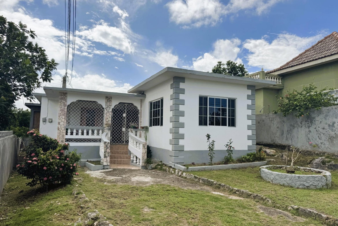 Fourth image of 351 Robins Close in Montego Bay, St. James, Jamaica - property is For Sale