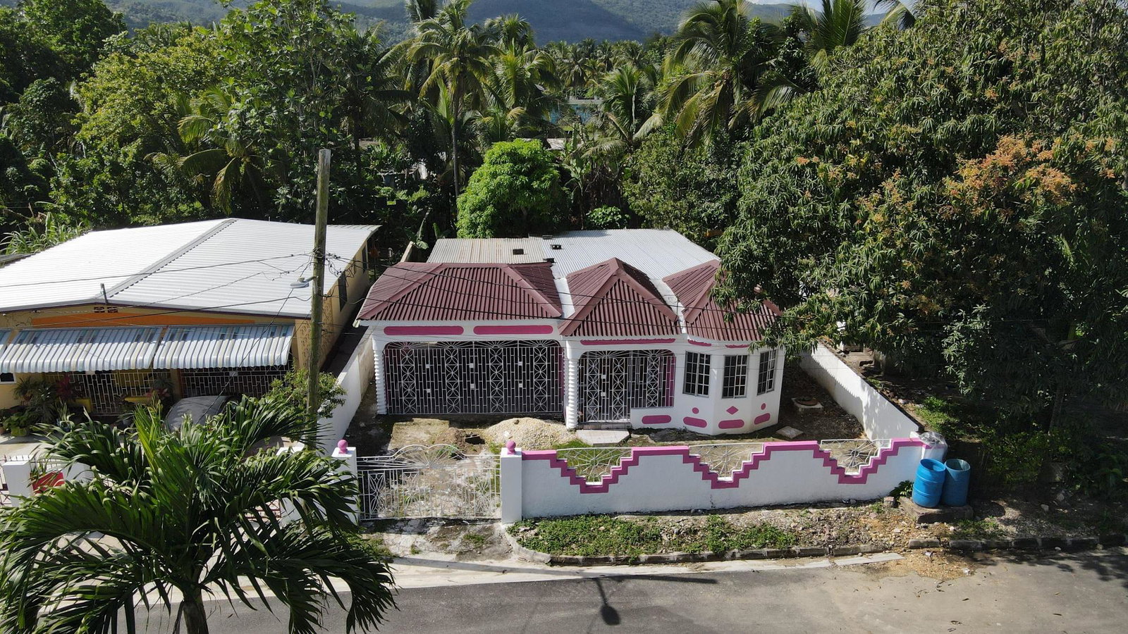 Charming-Fixer-Upper-House-for-Sale-in-Knollis-Bog-Walk-Jamaica First image of Lot 29 Knollis, Bogwalk in Knollis, St. Catherine, Jamaica - property is For Sale