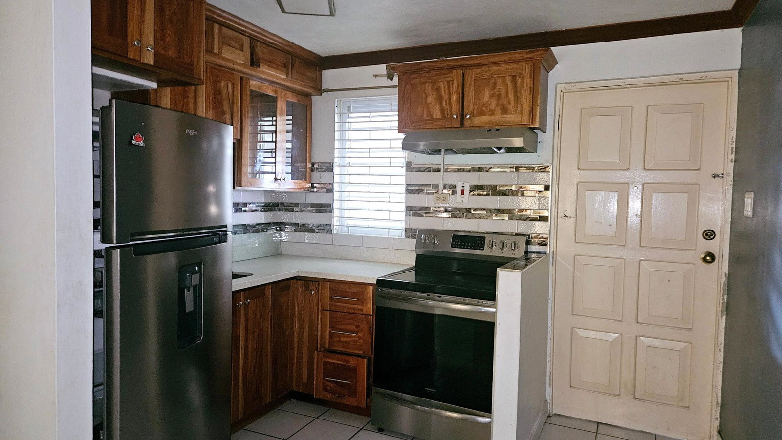 Charming-Ground-Floor-Apartment-for-Sale-in-St.-Andrew-Jamaica Second image of 4b-9a Central Avenue in Kingston 8, St. Andrew, Jamaica - property is For Sale