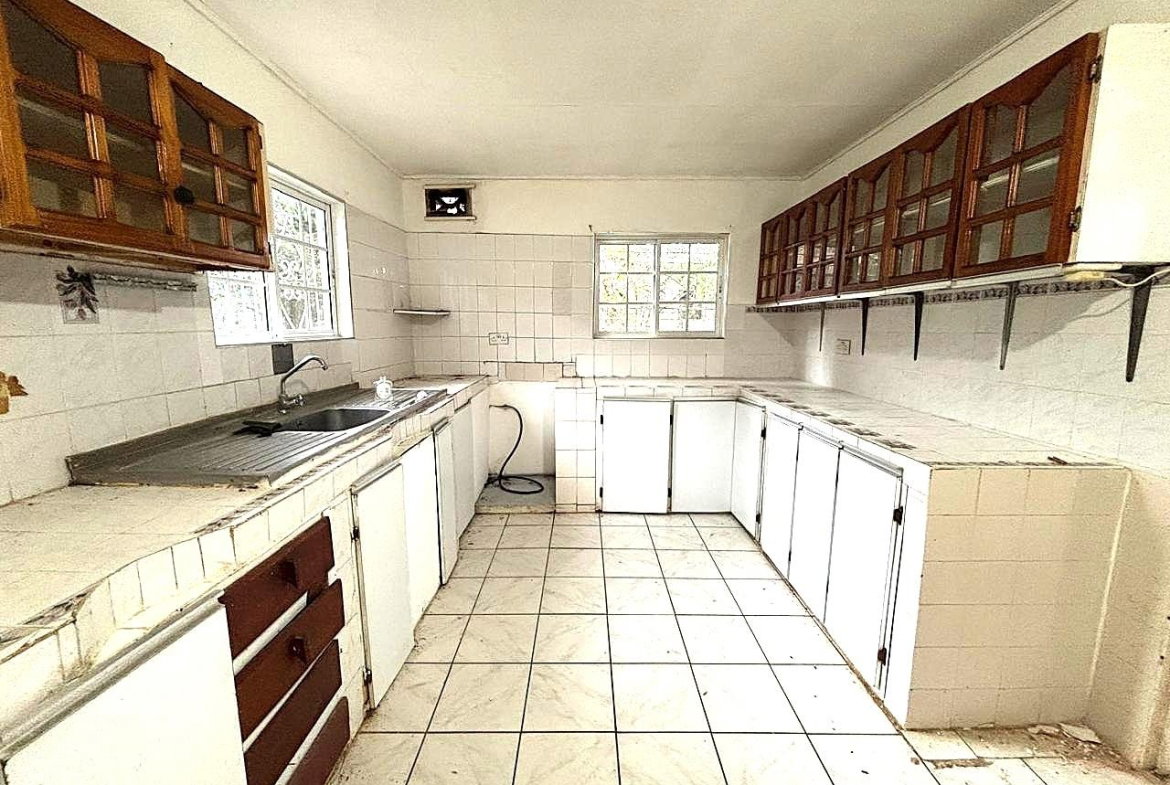 Seventh image of Castle Keep Road in May Pen, Clarendon, Jamaica - property is For Sale