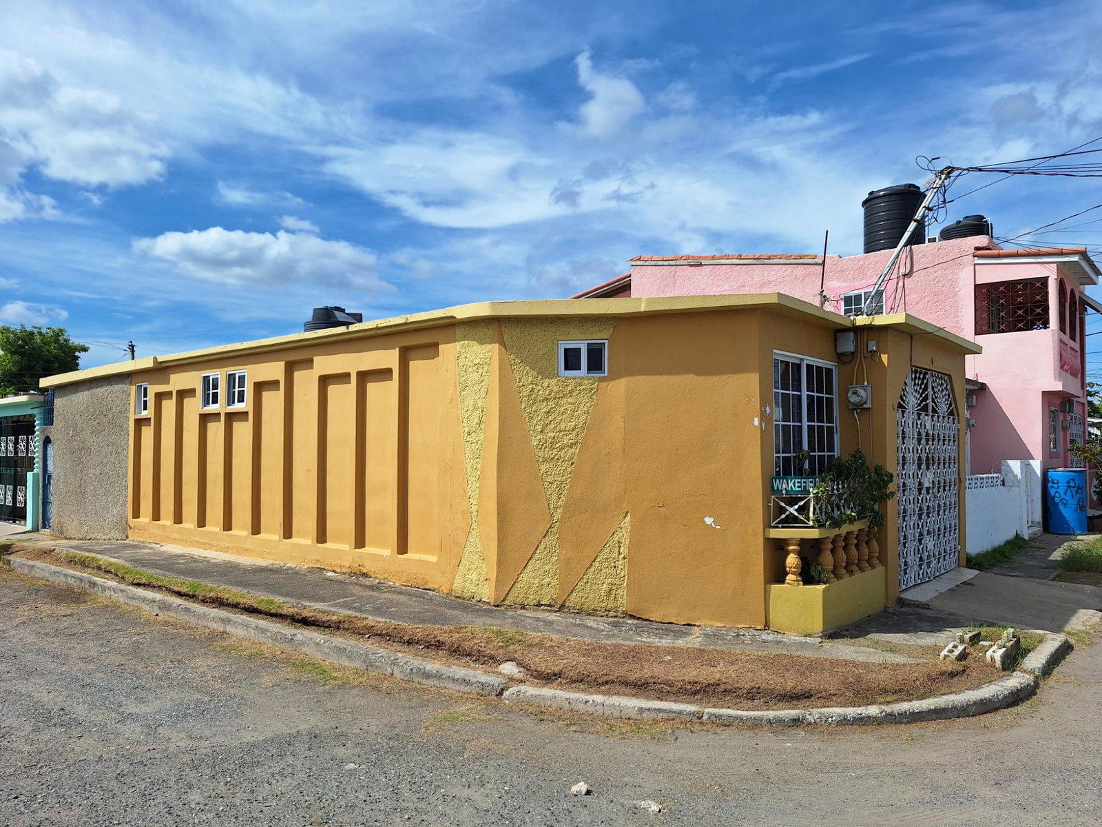 Charming-House-for-Sale-in-Portmore-St.-Catherine-Ideal-for-Families-Investors Third image of 2003- Wakefield Road in WATERHOUSE MOUNTIAN, St. Catherine, Jamaica - property is For Sale