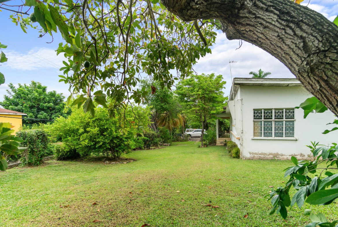 Nineteenth image of 2 Halliday Drive in Kingston 8, St. Andrew, Jamaica - property is For Sale