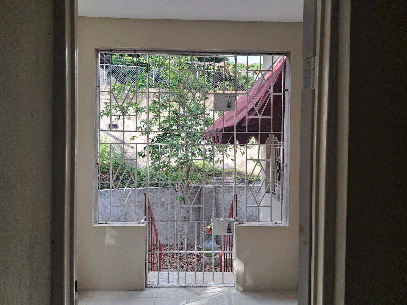 Ninth image of 20 Hamilton Terrace in Kingston 6, St. Andrew, Jamaica - property is For Rent