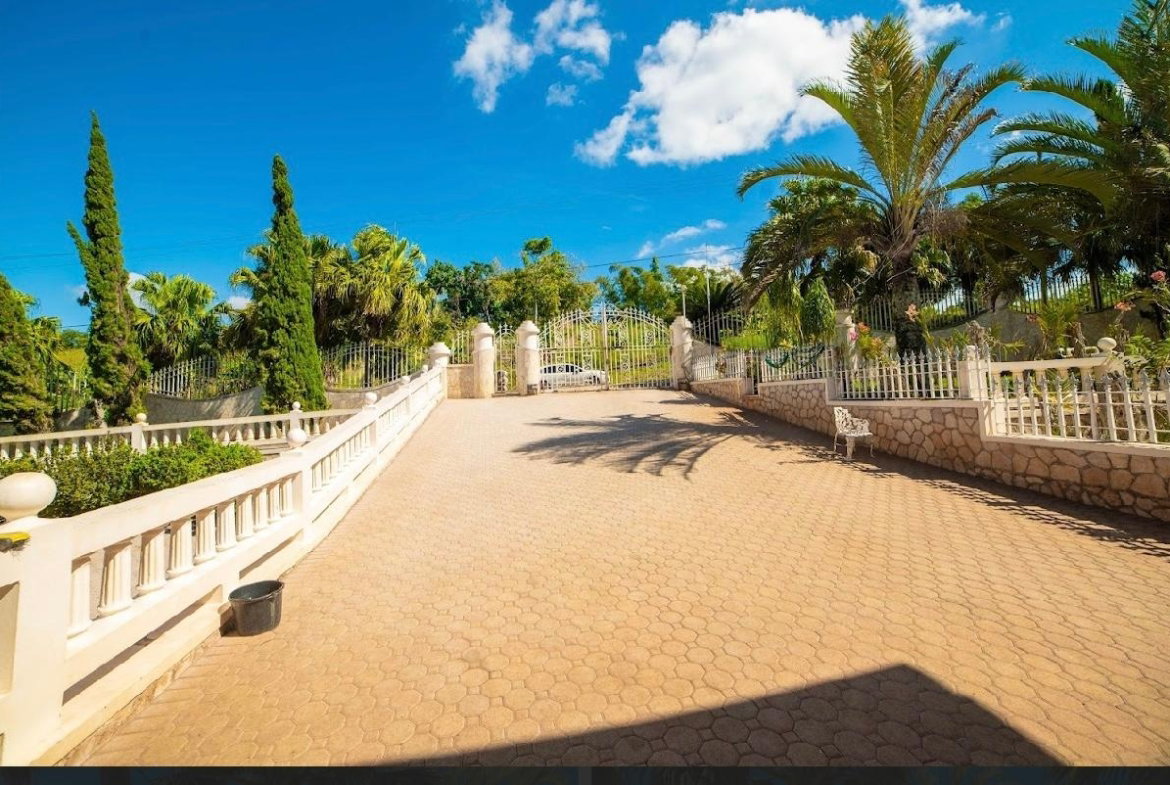 Tenth image of Spur Tree Manchester in Spur Tree, Manchester, Jamaica - property is For Sale