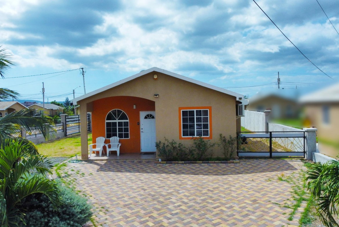 First image of 1017- Phoenix Park Village in Phoenix Park, St. Catherine, Jamaica - property is For Sale