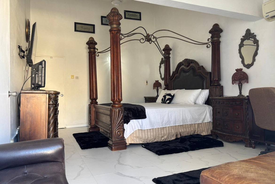 Eleventh image of 12 Ravinia Terrace Kingston in Kingston 6, St. Andrew, Jamaica - property is For Rent