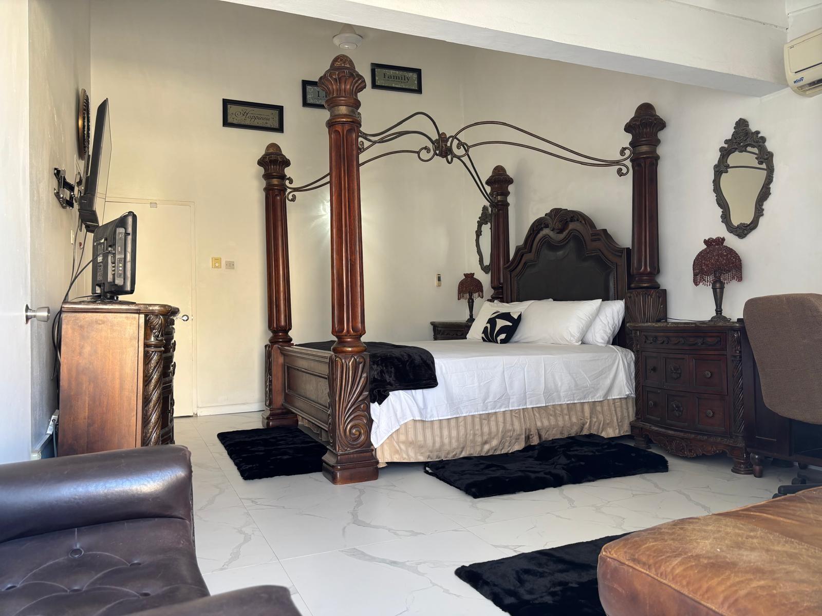 Eleventh image of 12 Ravinia Terrace Kingston in Kingston 6, St. Andrew, Jamaica - property is For Rent