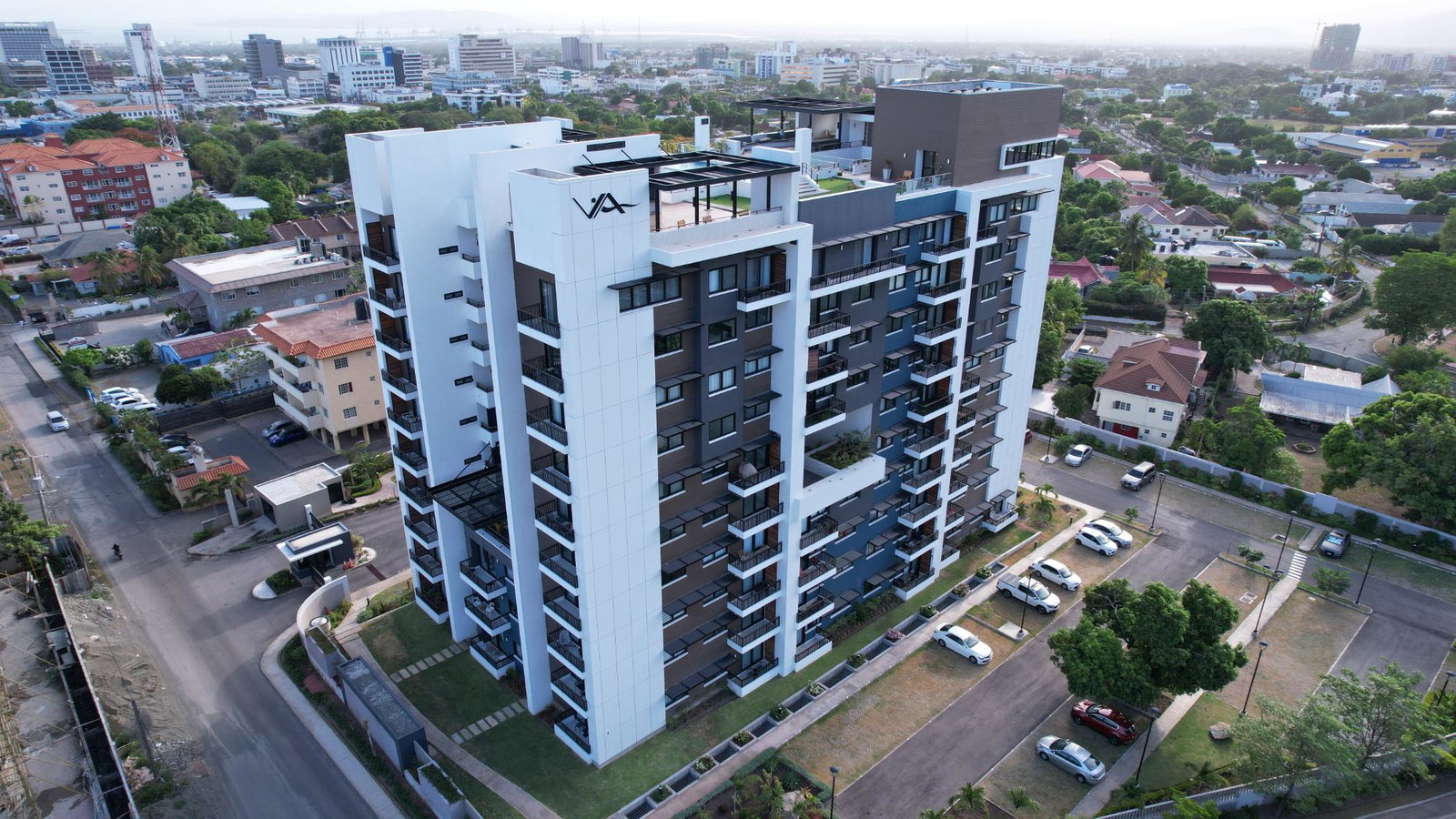 Elegant-Corner-Unit-for-Rent-at-VIA-Braemar-St.-Andrew Tenth image of 206-21 Braemar Avenue in Kingston 5, St. Andrew, Jamaica - property is For Rent