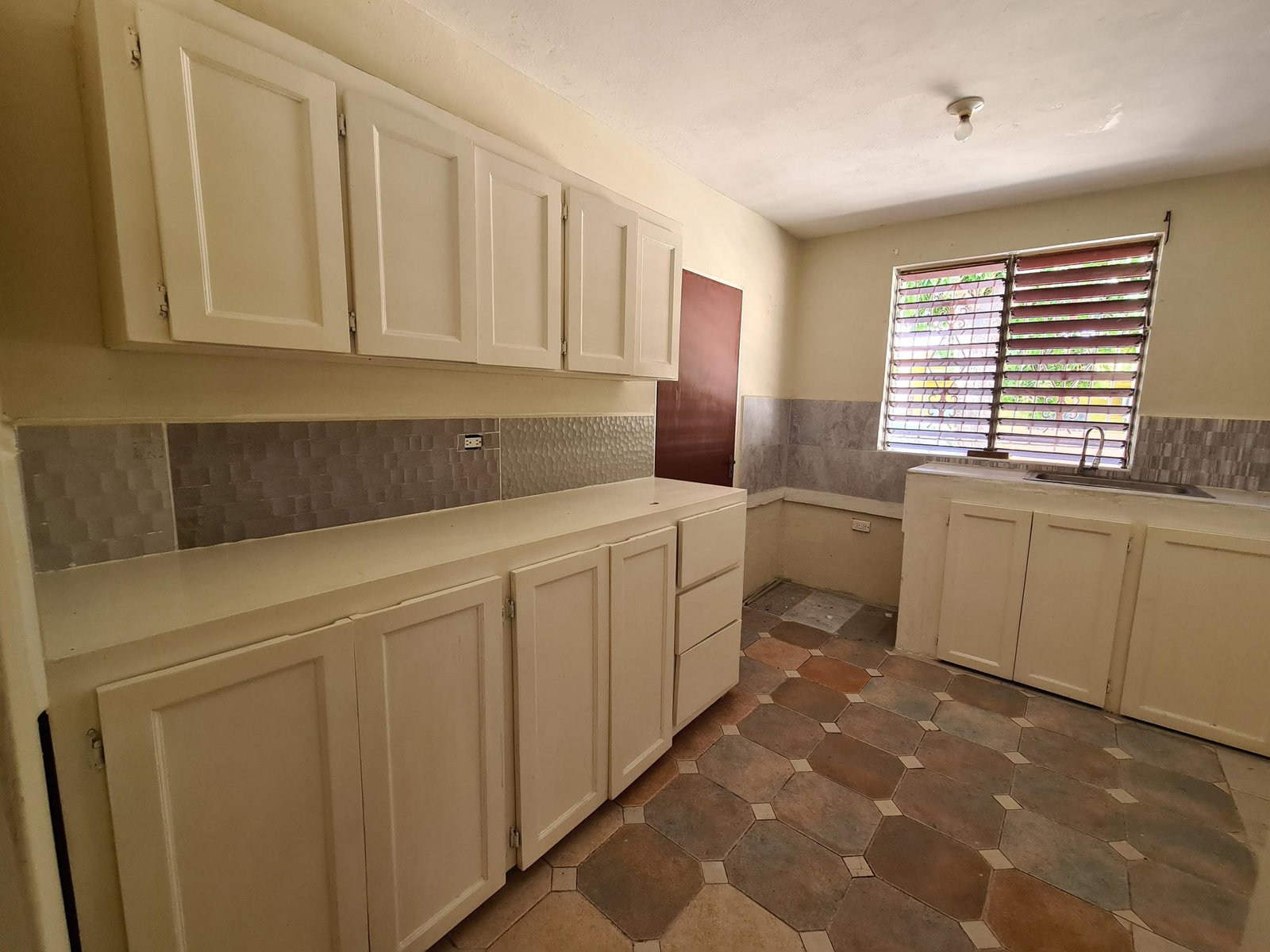 Exceptional-Corner-Lot-Property-for-Sale-in-St.-Andrew-Jamaica Twenty-Third image of 23 Thetford Avenue in Kingston 20, St. Andrew, Jamaica - property is For Sale