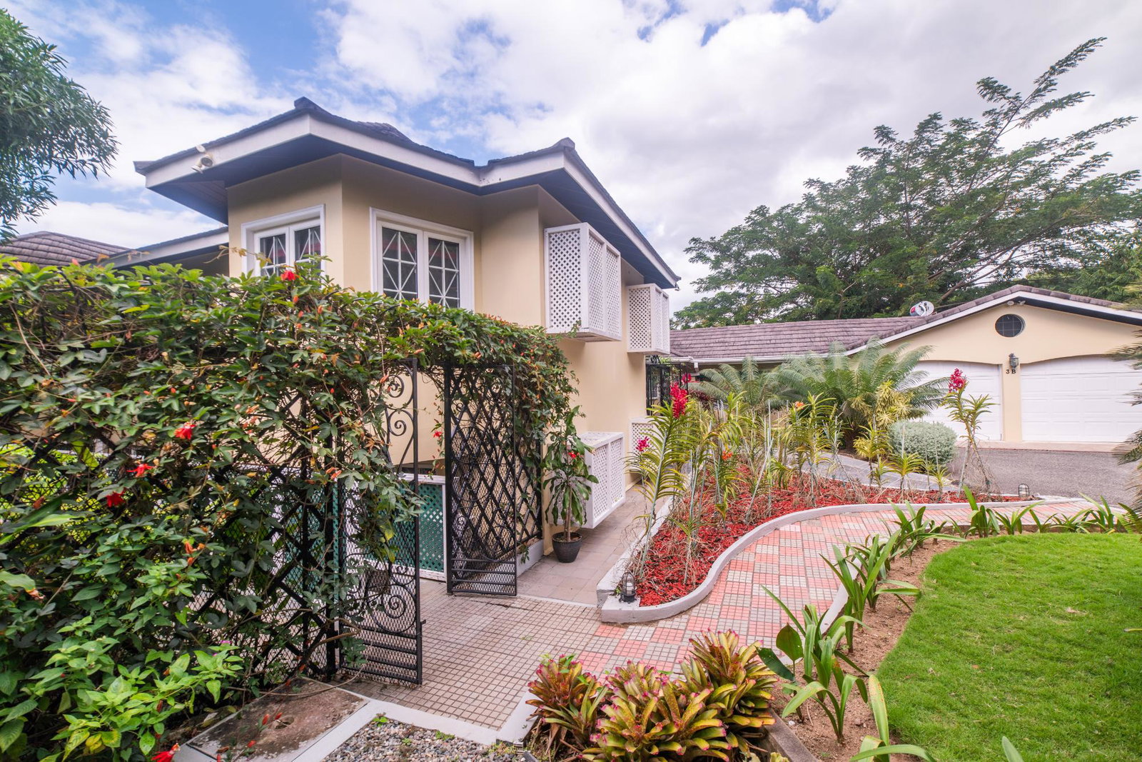 Exquisite-4-Bedroom-Villa-for-Sale-in-Jacks-Hill-Kingston-6 Fourteenth image of 3b Wilmington Drive in Kingston 6, St. Andrew, Jamaica - property is For Sale