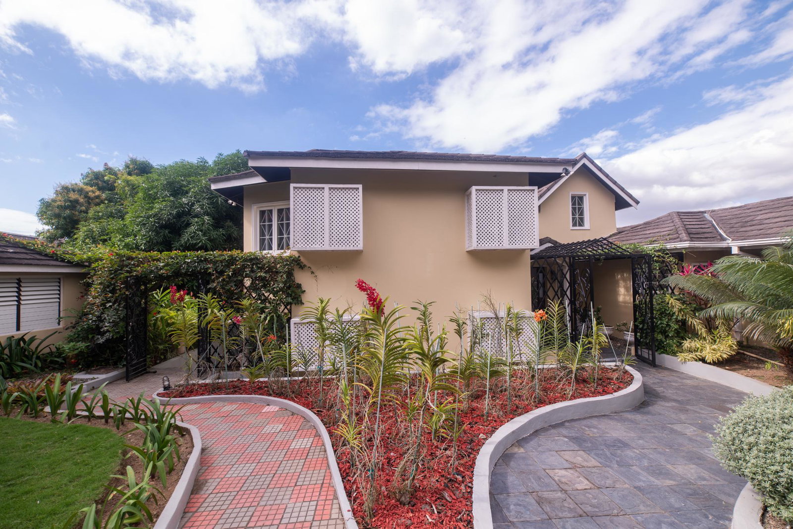 Exquisite-4-Bedroom-Villa-for-Sale-in-Jacks-Hill-Kingston-6 Sixteenth image of 3b Wilmington Drive in Kingston 6, St. Andrew, Jamaica - property is For Sale