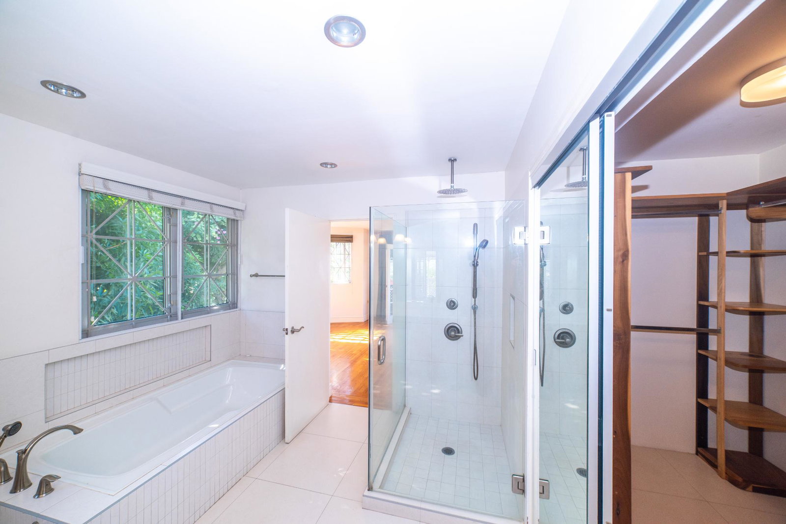 Exquisite-4-Bedroom-Villa-for-Sale-in-Jacks-Hill-Kingston-6 Twenty-Third image of 3b Wilmington Drive in Kingston 6, St. Andrew, Jamaica - property is For Sale