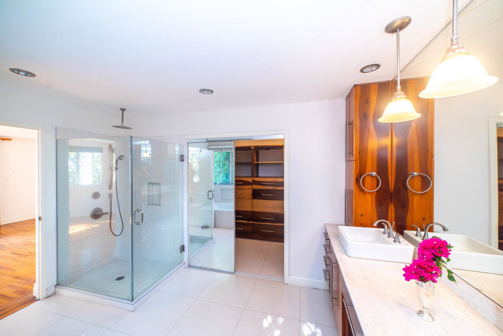 Exquisite-4-Bedroom-Villa-for-Sale-in-Jacks-Hill-Kingston-6 Twenty-Seventh image of 3b Wilmington Drive in Kingston 6, St. Andrew, Jamaica - property is For Sale