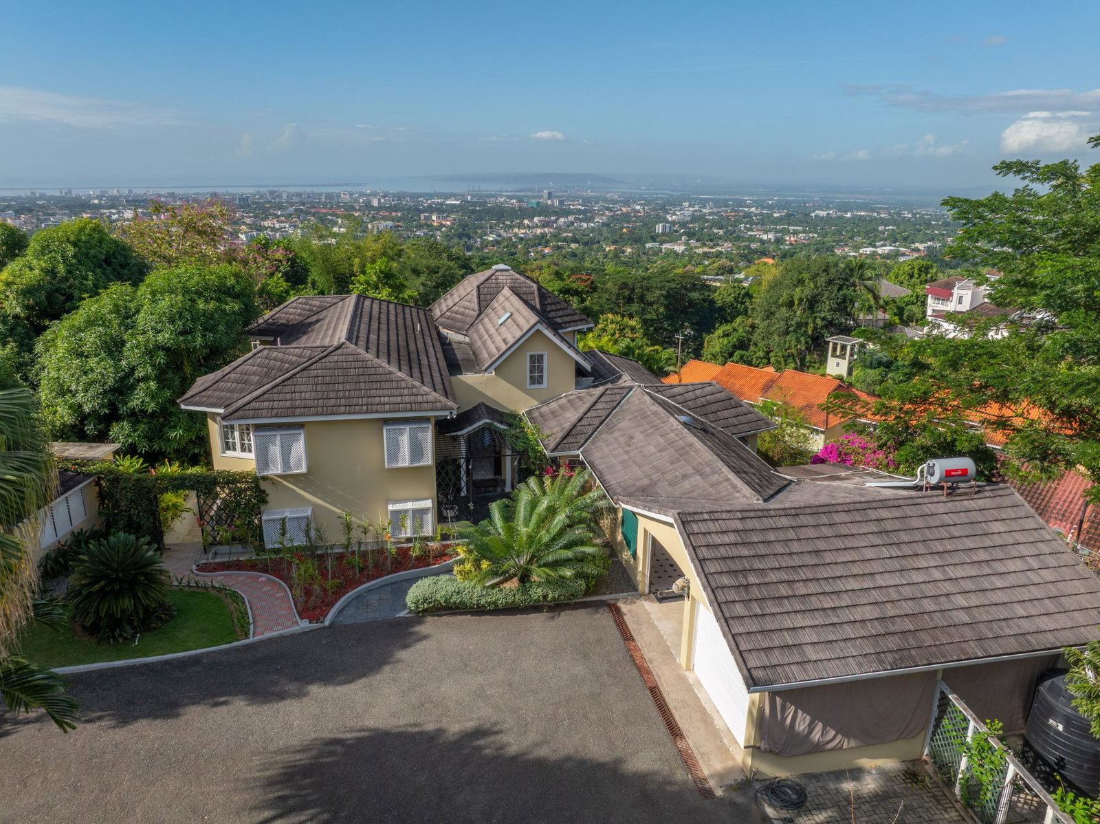 Exquisite-4-Bedroom-Villa-for-Sale-in-Jacks-Hill-Kingston-6 Fifth image of 3b Wilmington Drive in Kingston 6, St. Andrew, Jamaica - property is For Sale