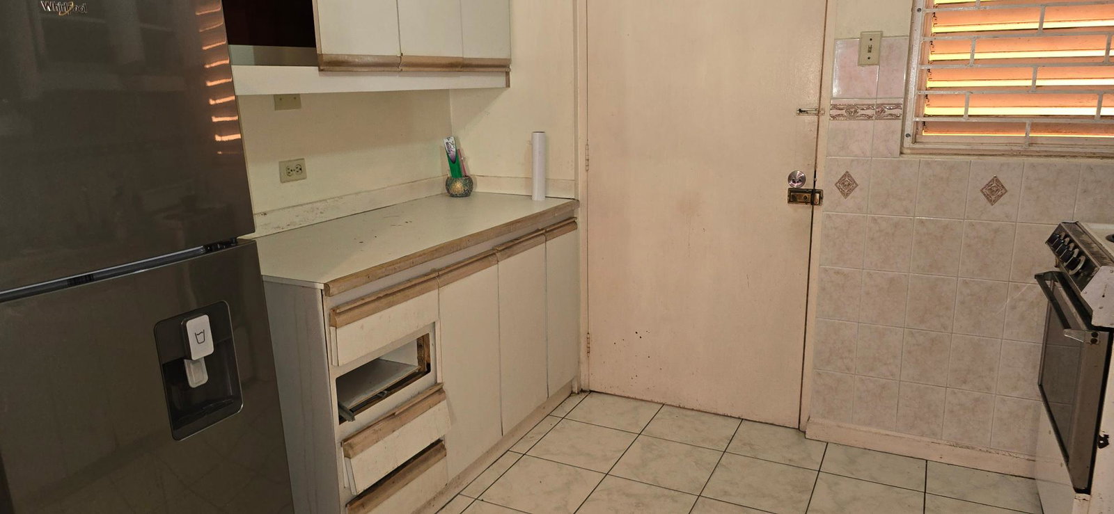 Fixer-Upper-1-Bedroom-Apartment-for-Sale-in-Kingston-5 Eleventh image of Apt 311-9 Kensington Crescent in Kingston 5, St. Andrew, Jamaica - property is For Sale