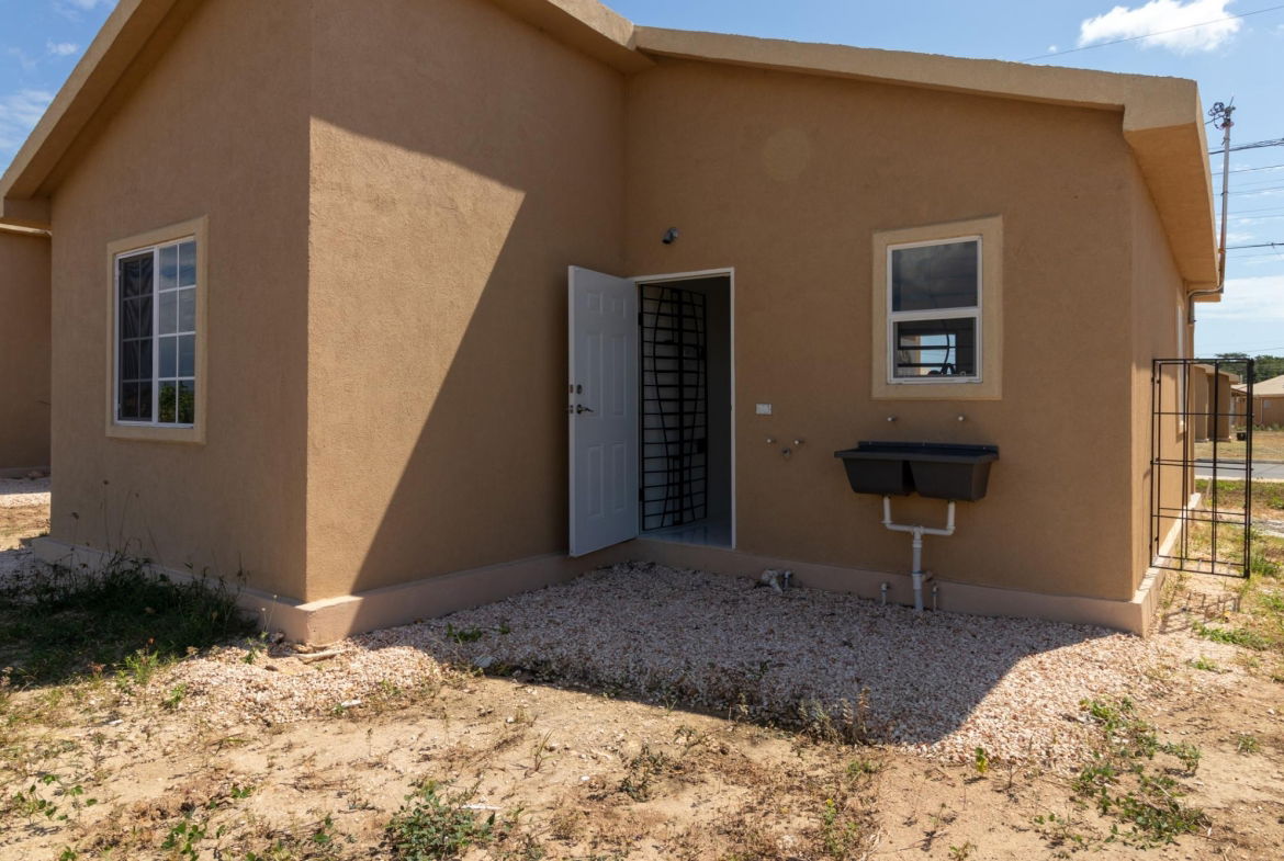 Thirteenth image of 613 Phoenix Park Village 2 in Phoenix Park, St. Catherine, Jamaica - property is For Rent